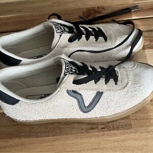 Vans Cream and Black Casual Sneakers Womens size 8